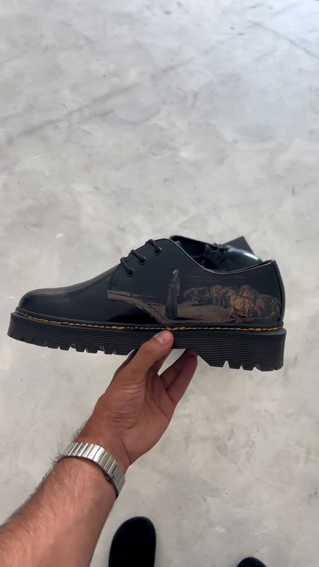 Men’s Vintage Printed Leather Shoes