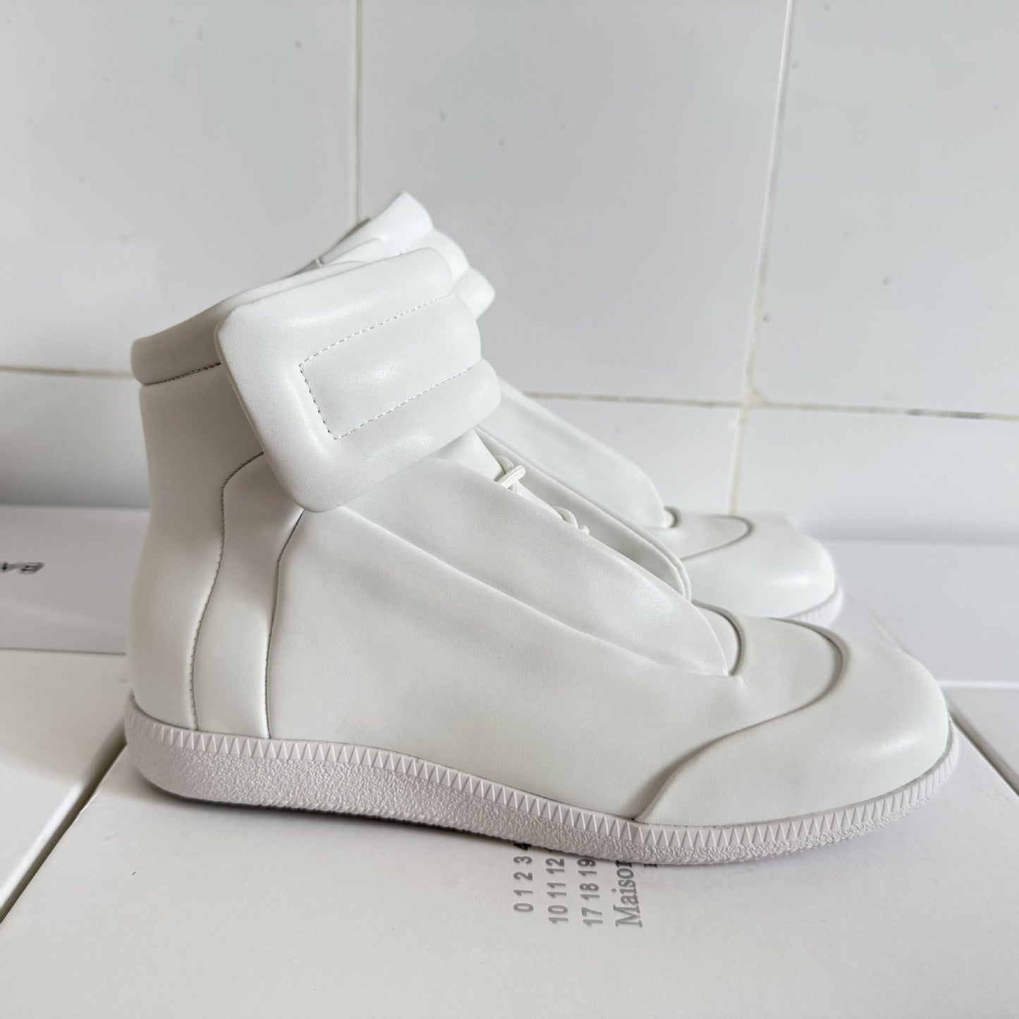 Leather Soft-Soled Sneakers