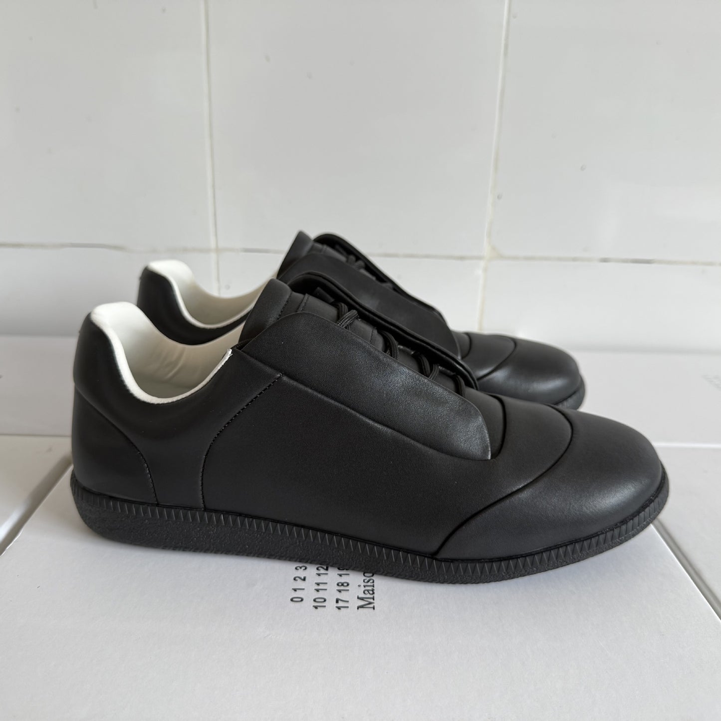 Leather Soft-Soled Sneakers