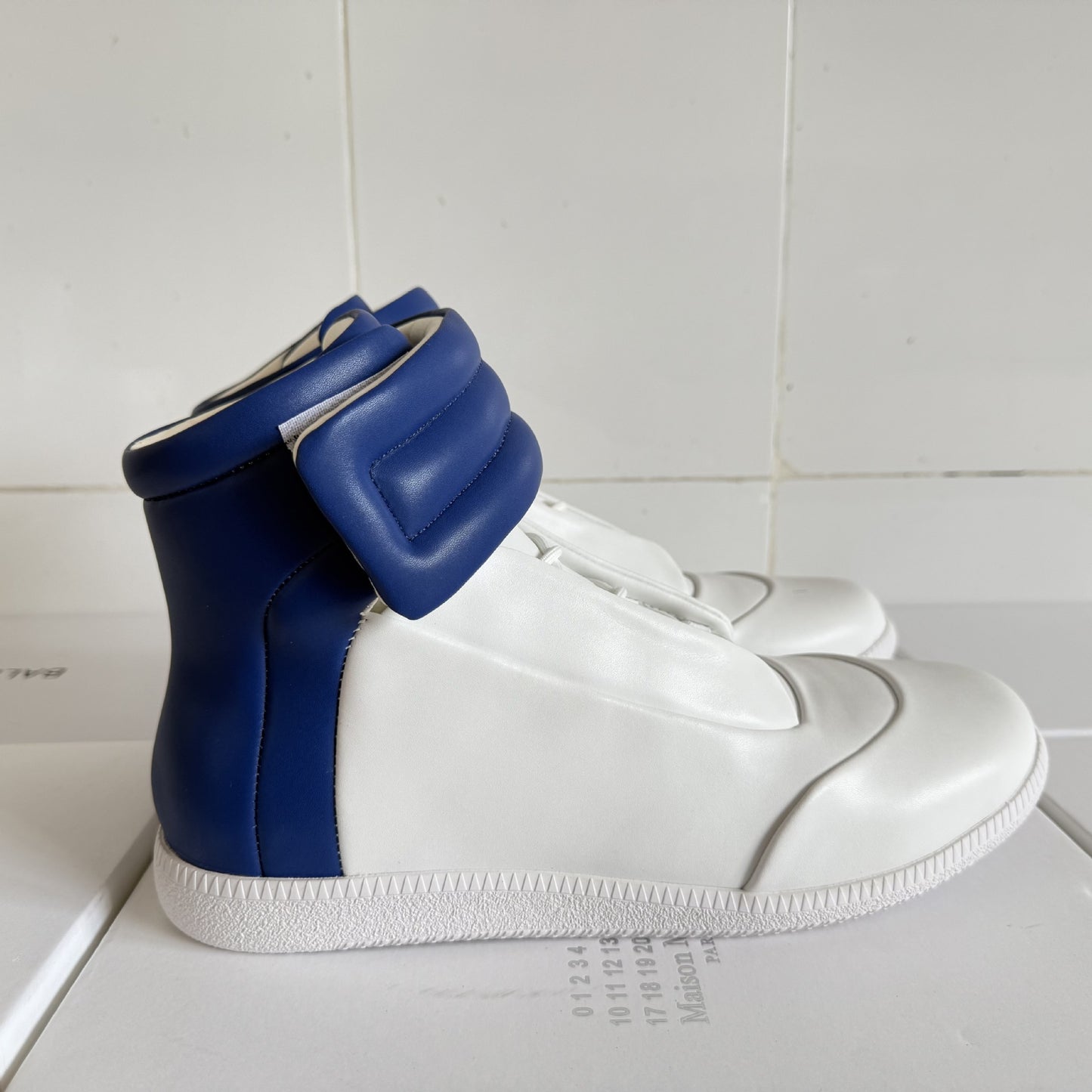 Leather Soft-Soled Sneakers