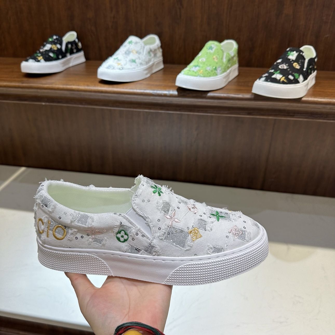 Men's Distressed Embroidered Casual Canvas Shoes