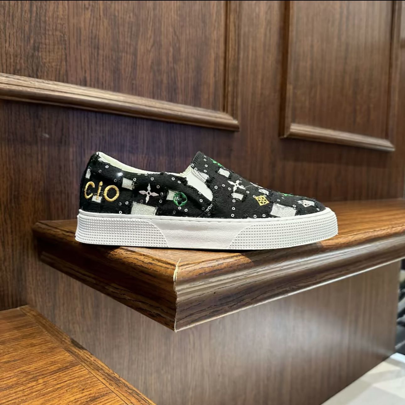 Men's Distressed Embroidered Casual Canvas Shoes