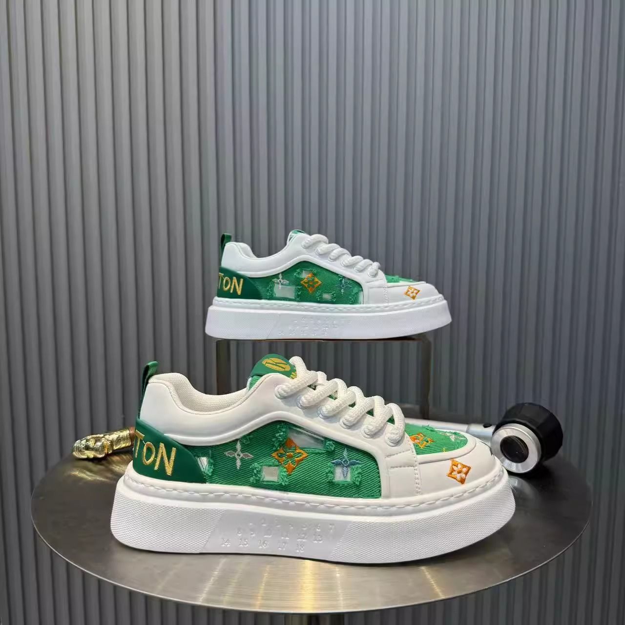 Men's Breathable And Stylish Canvas Shoes