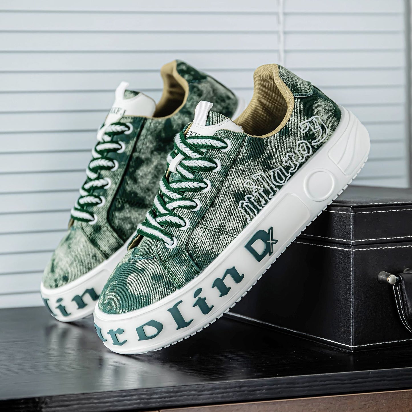 Men's Canvas Shoes with Letters and Tie-Dye Effect