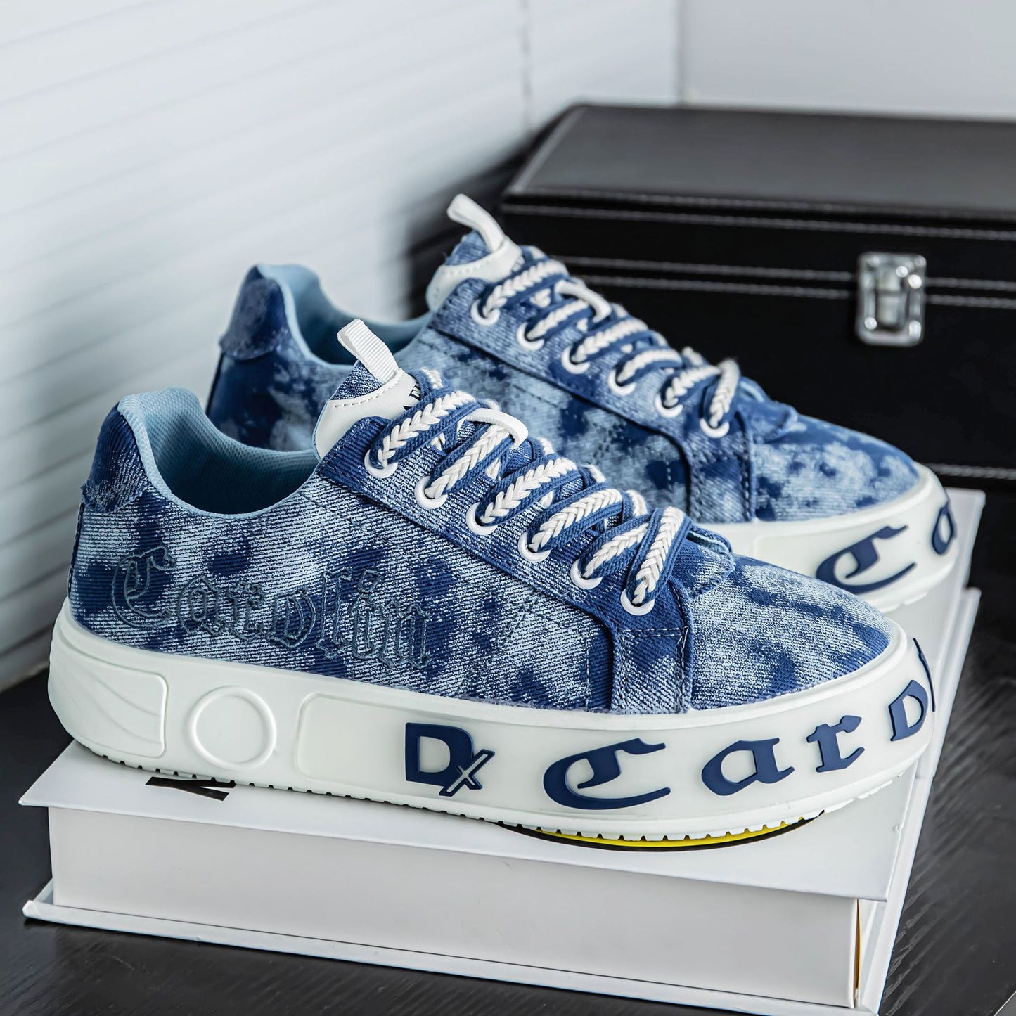 Men's Canvas Shoes with Letters and Tie-Dye Effect
