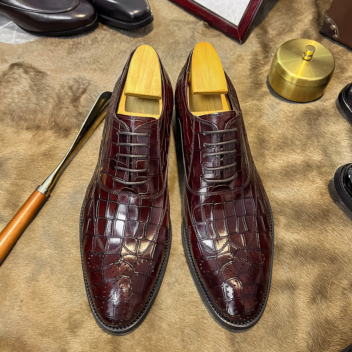 Men's British-Style Brogue Pointed-Toe Leather Shoes