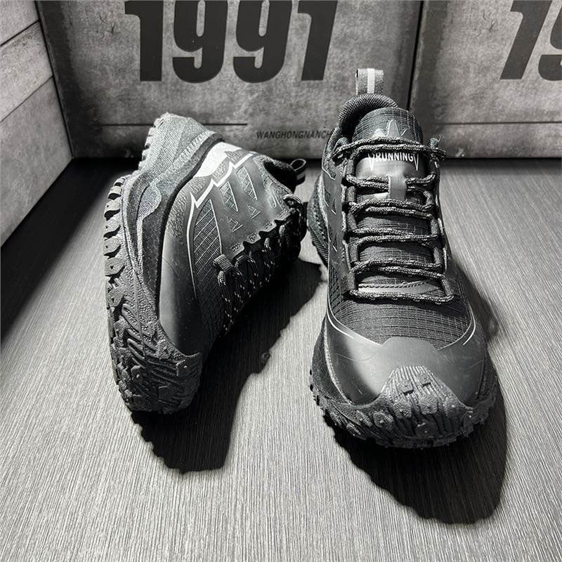 Men's Breathable and Anti-Odor Hiking Shoes