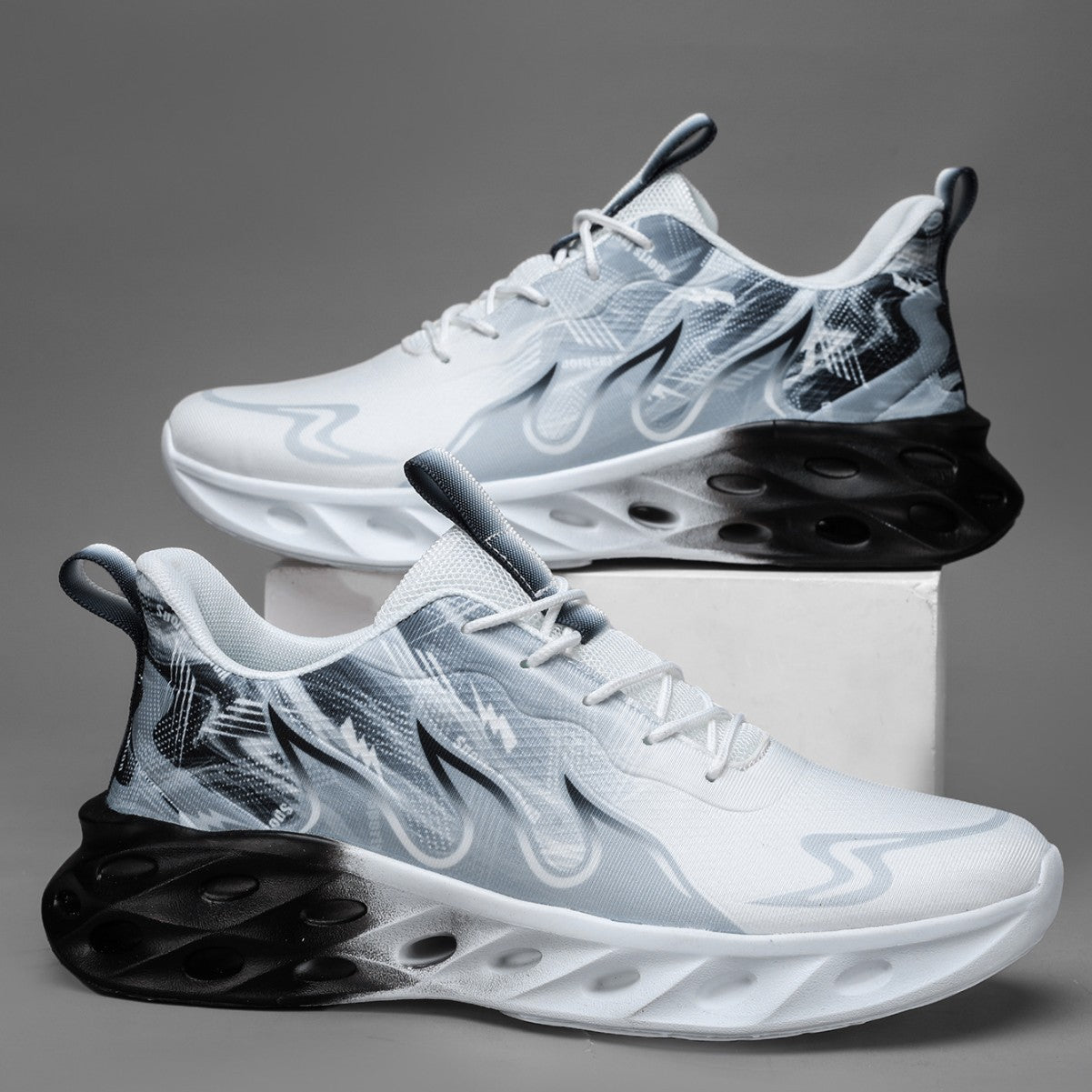 Men's Lightweight Flame-Patterned Sneakers