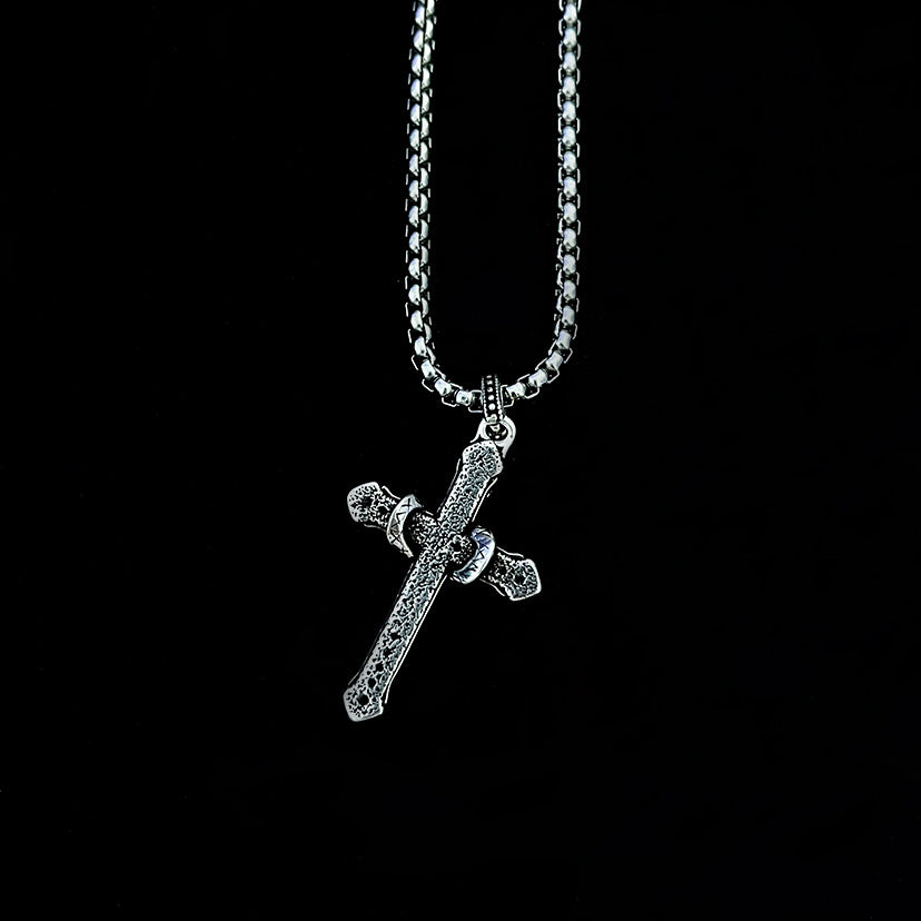 High-End Snake & Cross Pendant Necklace
