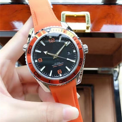 Men’s Automatic Mechanical Watch with a Screw-Down Crown