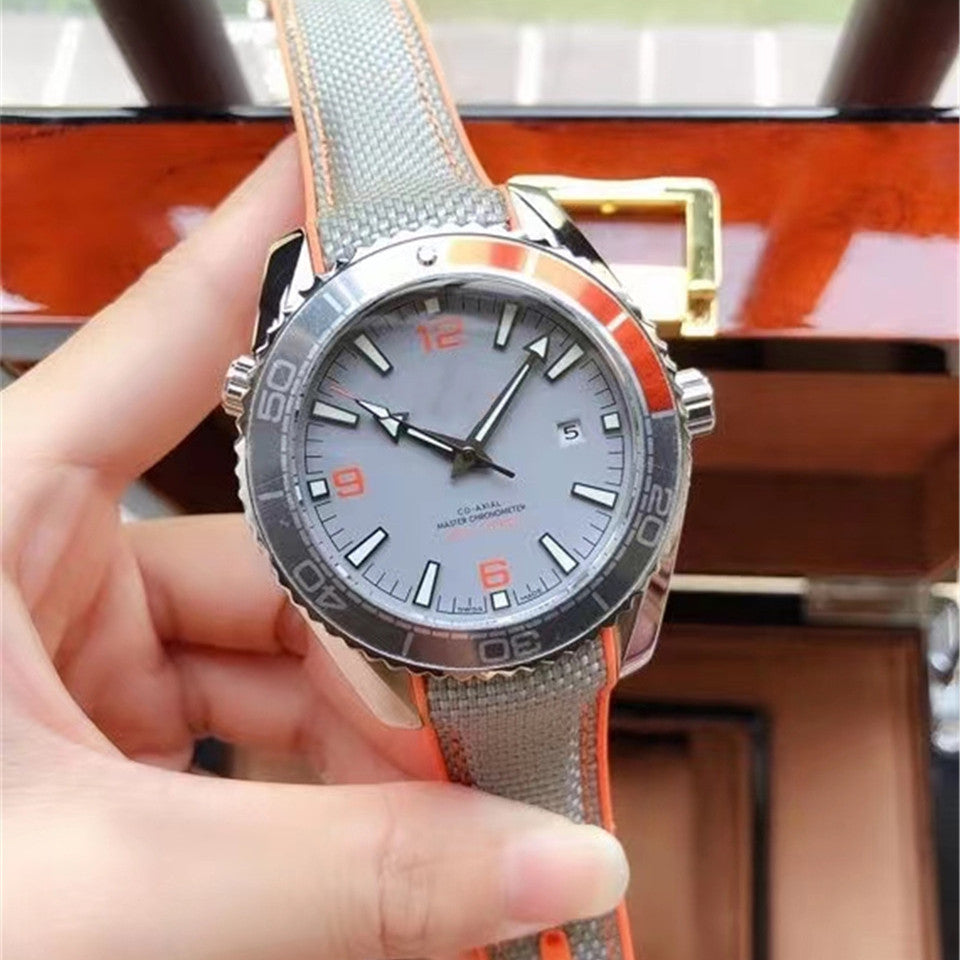 Men’s Automatic Mechanical Watch with a Screw-Down Crown