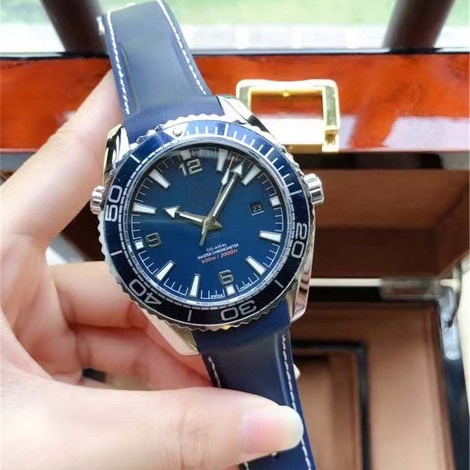 Men’s Automatic Mechanical Watch with a Screw-Down Crown