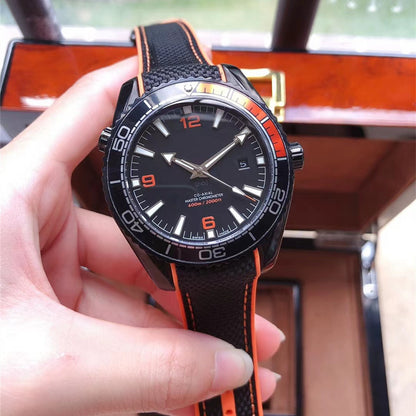 Men’s Automatic Mechanical Watch with a Screw-Down Crown