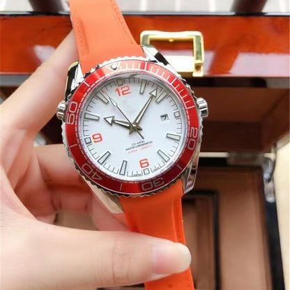 Men’s Automatic Mechanical Watch with a Screw-Down Crown