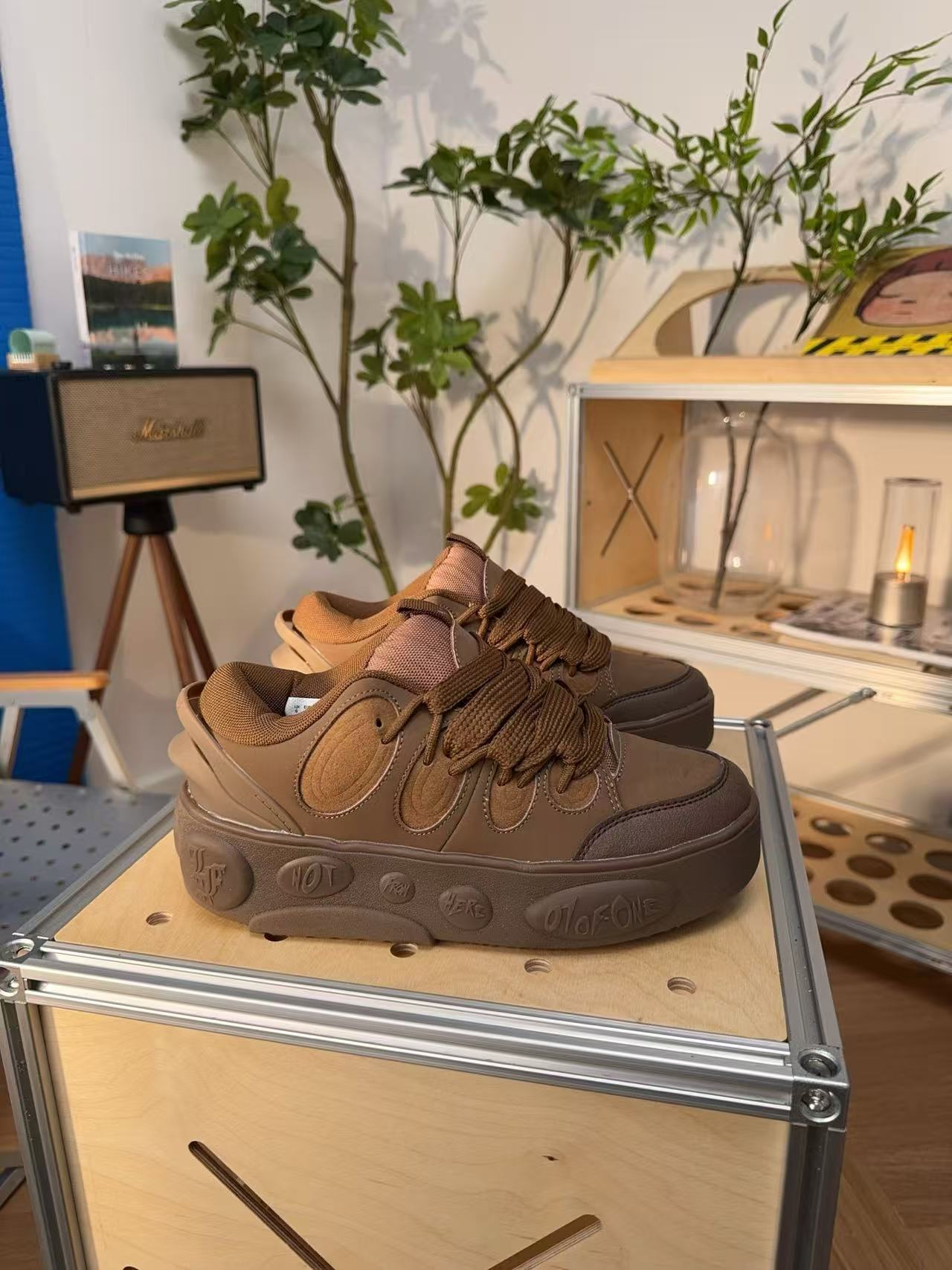 Versatile Retro Low-Top Bubble Sneakers