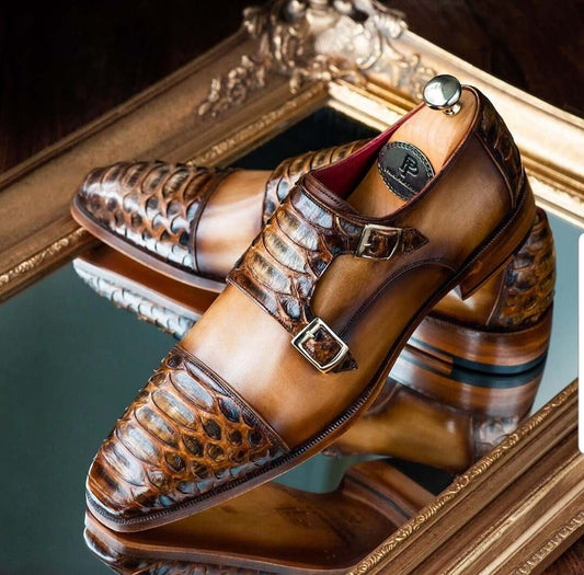 Men's spliced metal buckle leather shoes