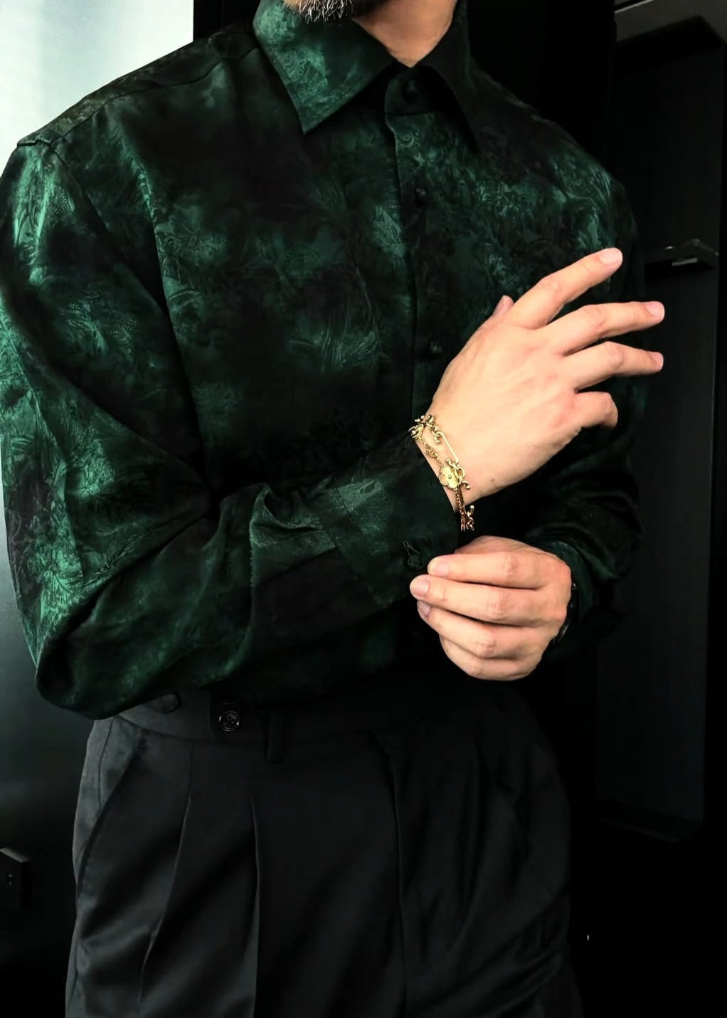 Men’s Micro-Relaxed Fit Casual Shirt with Grape Buttons – Rayon Blend & Jacquard Weave