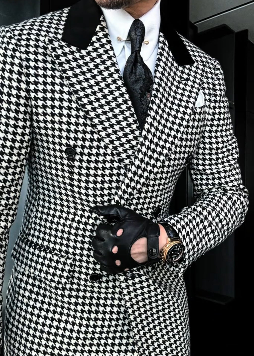 Men’s Houndstooth Suit Jacket with Black Collar