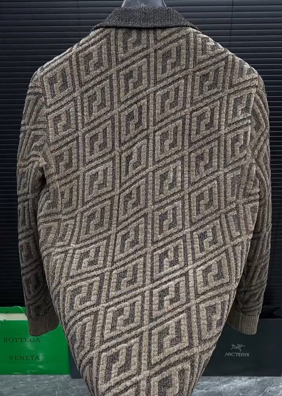 Men’s Windproof Diamond-Quilted Wool Blend Knit-Effect Jacket