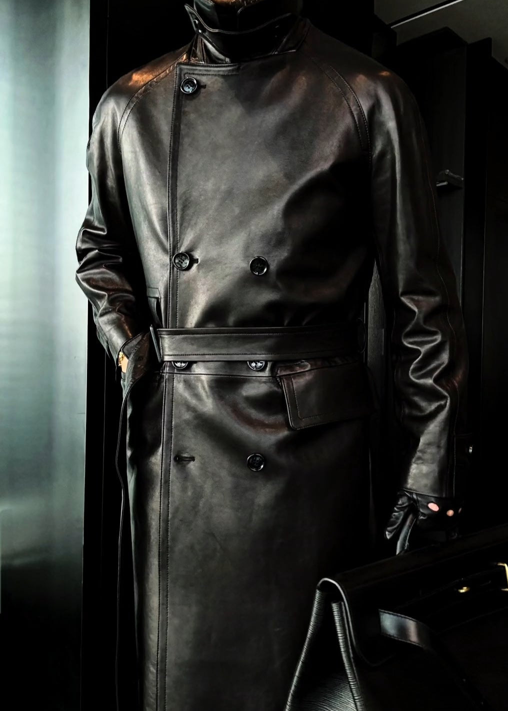 Men’s Stylish Leather Trench Coat with Double Breasts and Raglan Sleeves