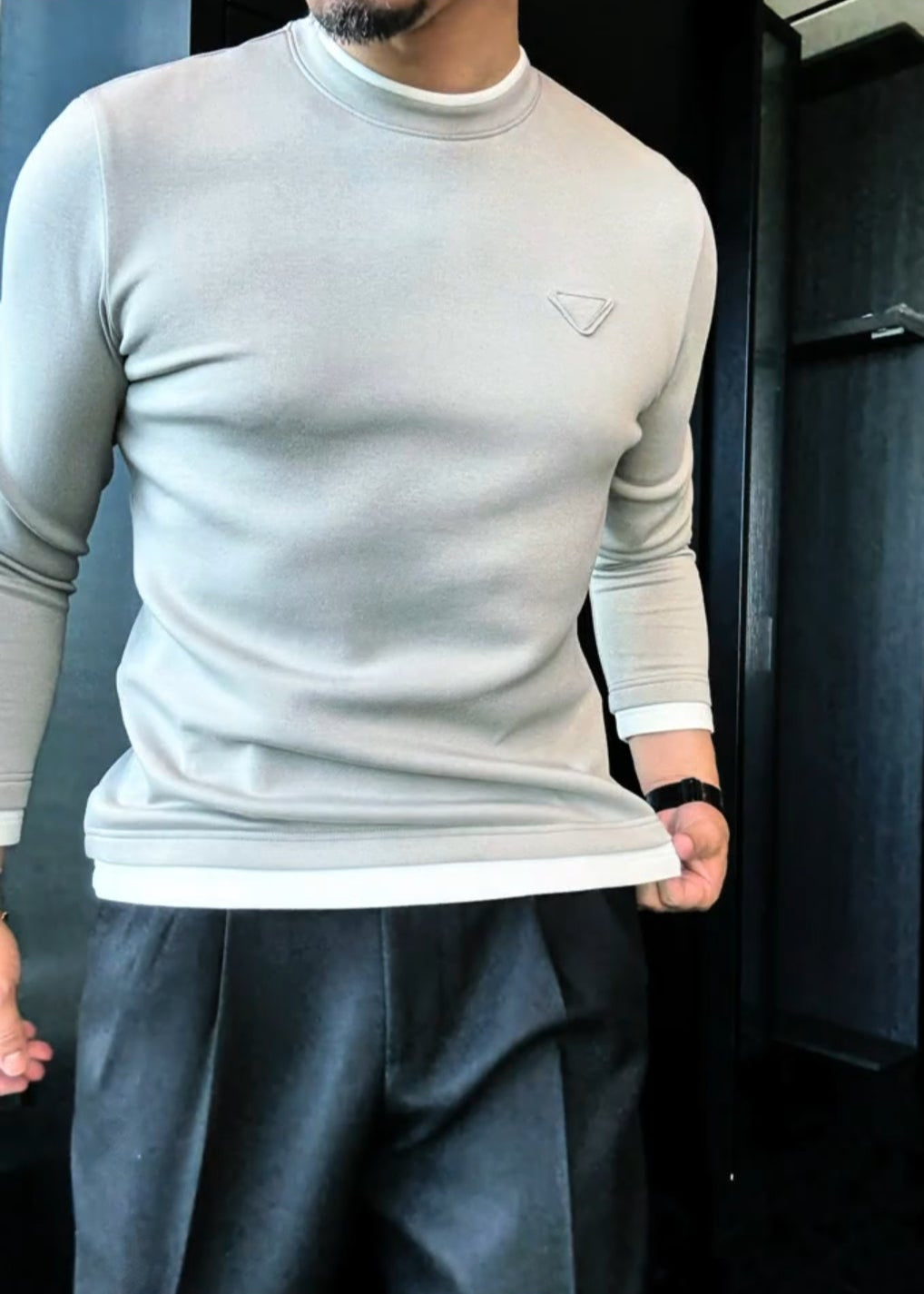 Men’s Versatile Color-Block Crewneck Top with Air-Layer Fabric & Chest Triangle Detail