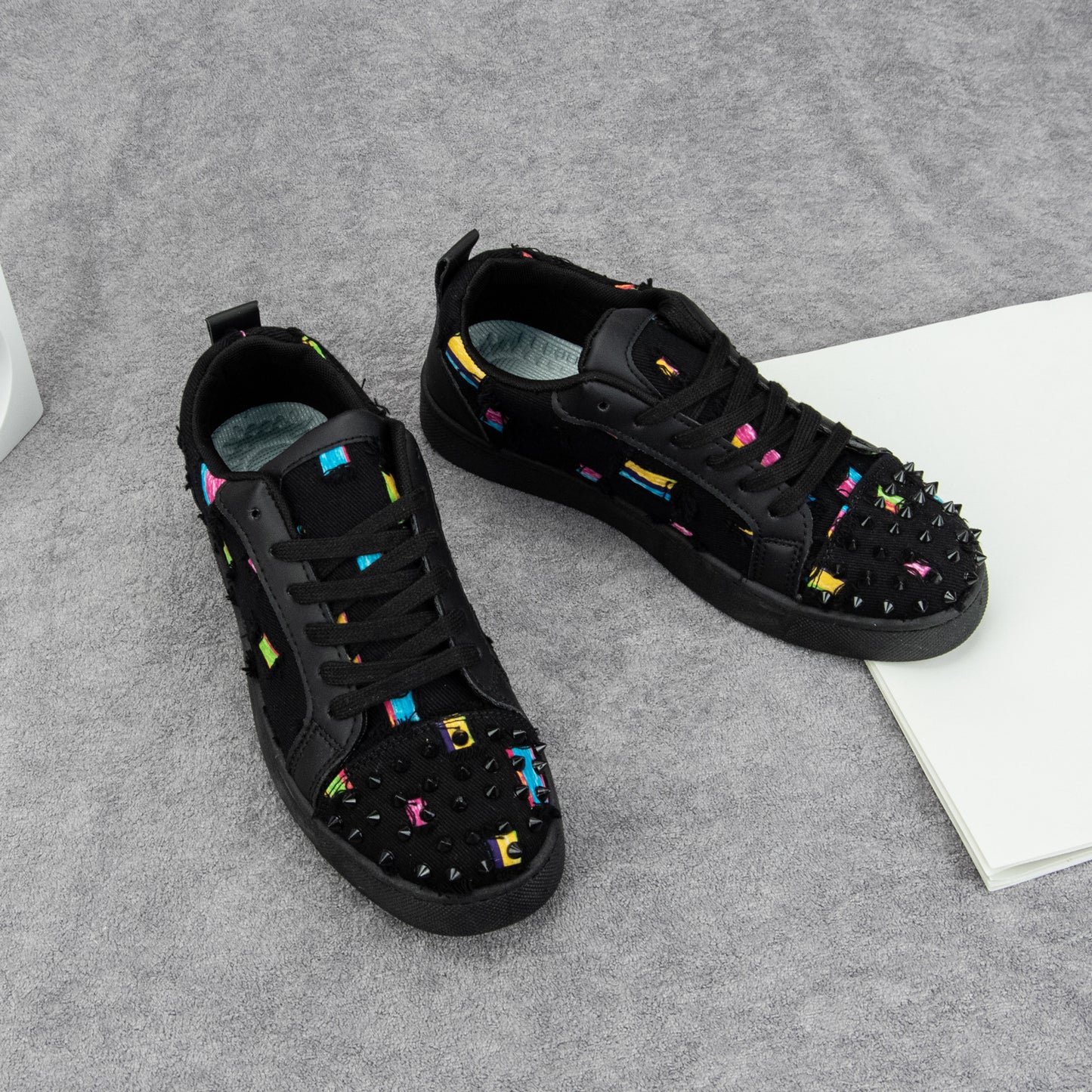 Men's Breathable Rivet Canvas Shoes