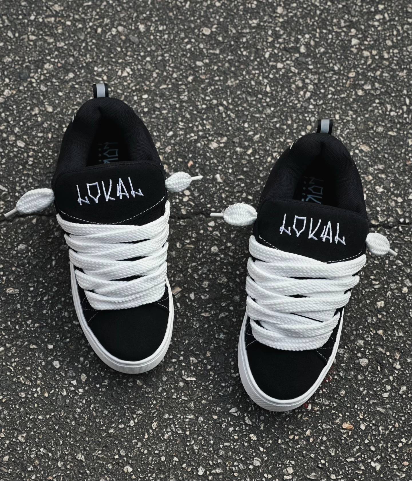 Skateboard-Inspired Reflective Strip Trendy Chunky Sneakers